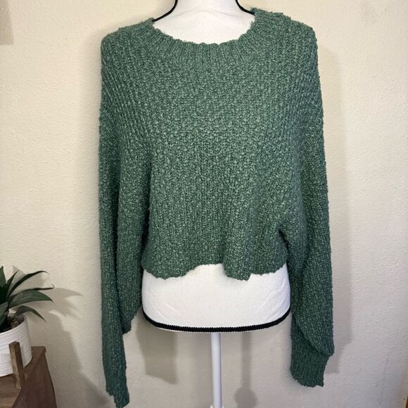 HYFVE Popcorn Stitch Cropped Sweater Green Textured - Picture 2 of 5